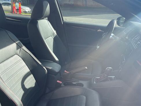 Used 2016 Volkswagen Jetta GLI SE FWD image 15
