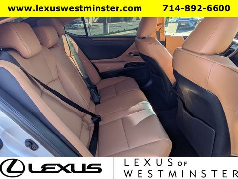 Used 2024 Lexus ES 300h w/ Premium Package image 6