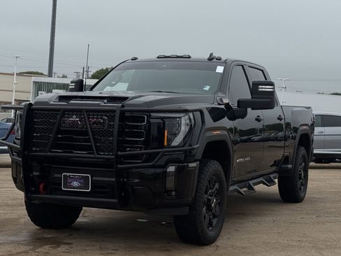 Used 2024 GMC Sierra 2500 AT4 w/ Technology Package AWD/4WD image 8