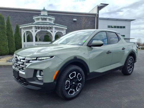 Used 2023 Hyundai Santa Cruz SE AWD/4WD image 2
