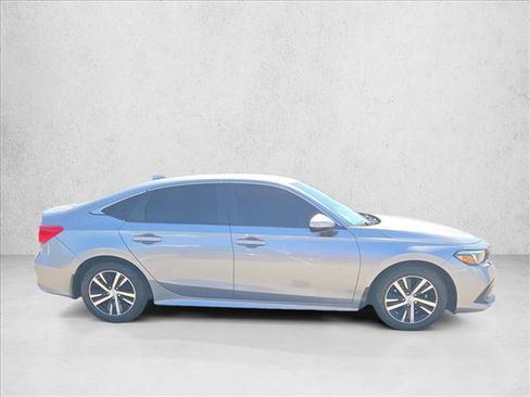 Used 2023 Honda Civic LX image 4