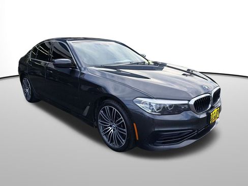 Used 2019 BMW 530e w/ Premium Package image 8