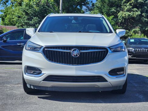 Used 2018 Buick Enclave Essence w/ Trailering Package AWD/4WD image 2
