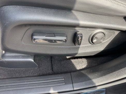 Used 2023 Honda CR-V EX-L image 16