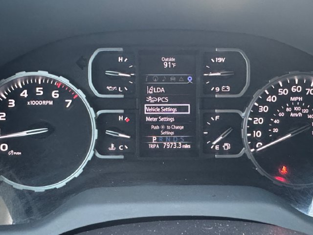 Used 2018 Toyota Tundra SR5 w/ SR5 Upgrade Package RWD image 11