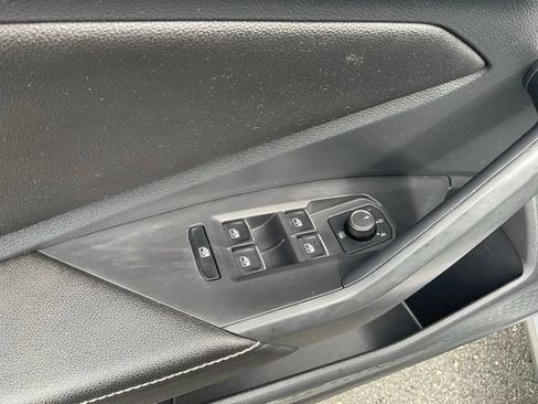 Used 2024 Volkswagen Jetta SE FWD image 10