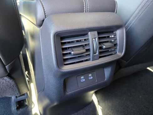 Used 2025 Nissan Murano SV image 17