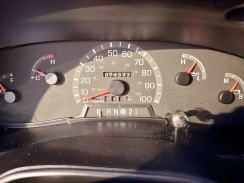 Used 2000 Ford E-350 and Econoline 350 Super Duty RWD image 12