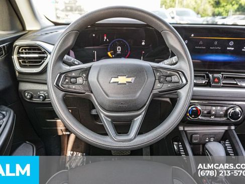 Used 2025 Chevrolet TrailBlazer LT AWD/4WD image 27
