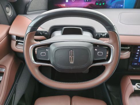 Used 2025 Lincoln Navigator Reserve AWD/4WD image 24