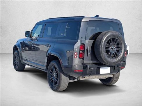 Used 2024 Land Rover Defender 110 X-Dynamic SE AWD/4WD image 7