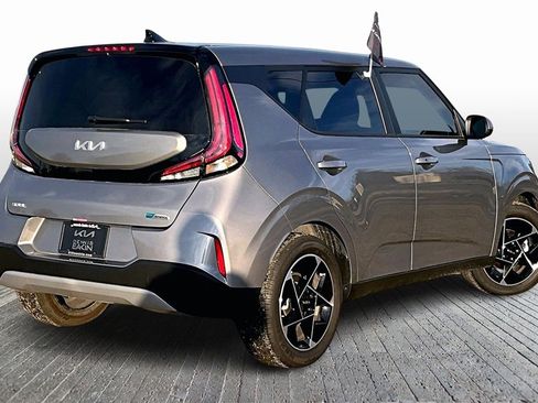Certified 2025 Kia Soul EX image 2