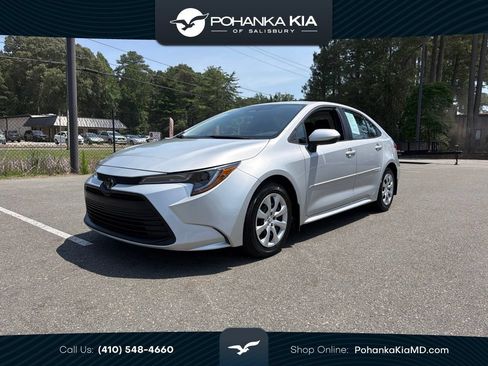 Used 2023 Toyota Corolla LE w/ Carpet Mat Package (TMS) FWD image 1