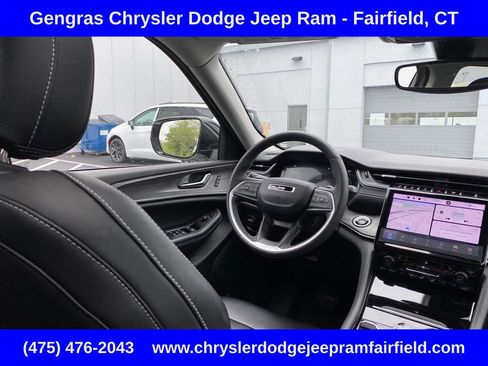 Used 2023 Jeep Grand Cherokee Limited w/ Trailer Tow Prep Group (B) AWD/4WD image 40