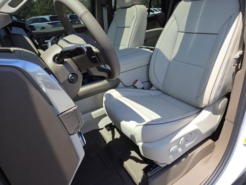 New 2026 GMC Yukon Denali w/ Sun & Power Step Package AWD/4WD image 30