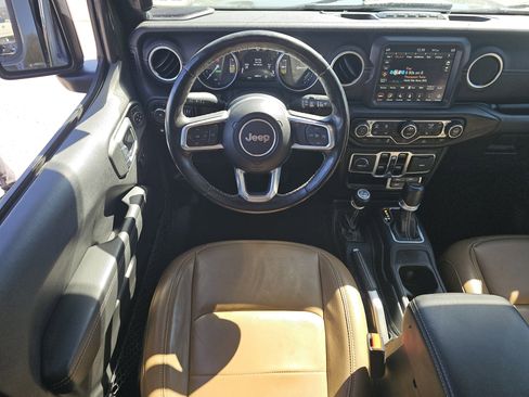 Used 2022 Jeep Wrangler Unlimited Sahara w/ Cold Weather Group AWD/4WD image 4