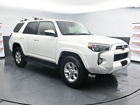 Used 2020 Toyota 4Runner SR5 image 2