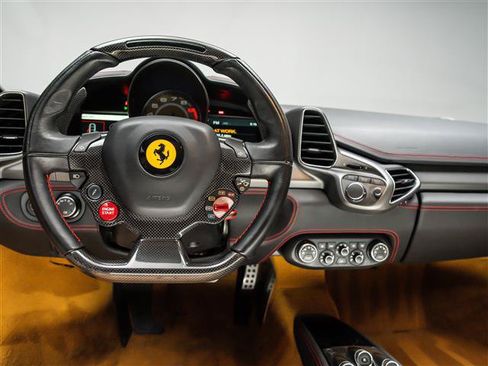 Used 2012 Ferrari 458 Italia Coupe RWD image 21