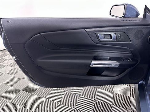 Used 2025 Ford Mustang GT Premium image 23
