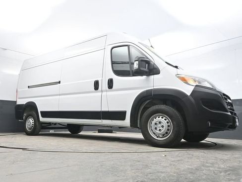 Used 2025 RAM ProMaster 2500 w/ Convenience Group image 29
