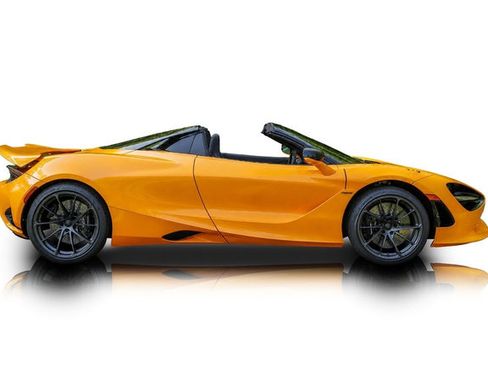 Used 2026 McLaren 750S Spider RWD image 2