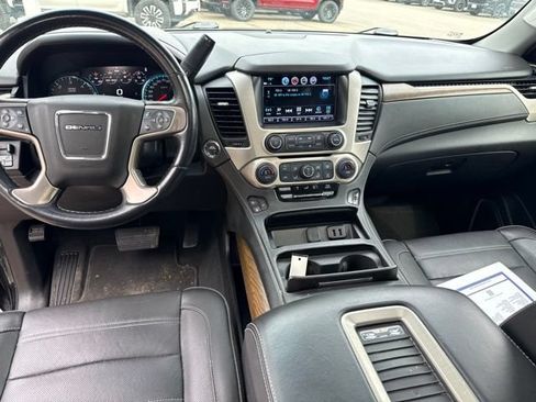 Used 2019 GMC Yukon XL Denali AWD/4WD image 25