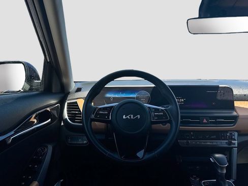 Certified 2025 Kia Seltos EX w/ EX Sunroof Package FWD image 26