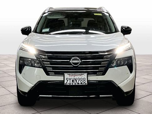 Used 2026 Nissan Rogue Platinum AWD/4WD image 3