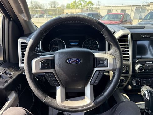 Used 2016 Ford F150 Lariat w/ Equipment Group 501A Mid AWD/4WD image 30
