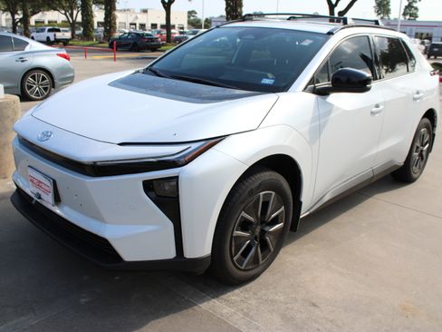 Used 2026 Toyota bZ FWD image 3