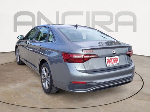 Used 2024 Volkswagen Jetta SE image 11