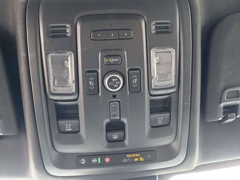 Used 2024 GMC Yukon Denali image 33