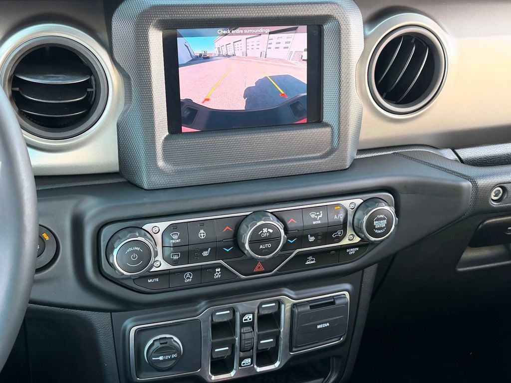 Certified 2021 Jeep Gladiator Overland AWD/4WD image 16
