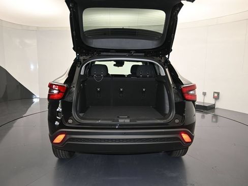 New 2026 Chevrolet Trax LS w/ LS Convenience Package FWD image 24