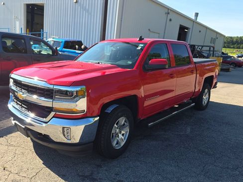Used 2018 Chevrolet Silverado 1500 LT w/ All Star Edition AWD/4WD image 3