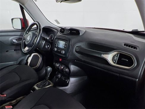 Used 2017 Jeep Renegade Latitude image 35