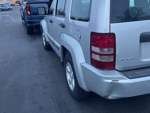 Used 2009 Jeep Liberty Sport image 2