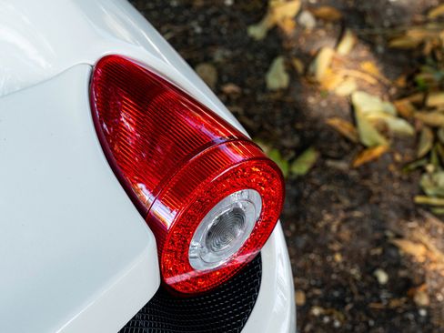 Used 2013 Ferrari 458 Spider image 18