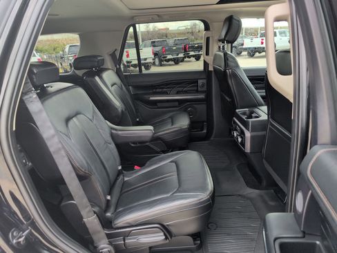 Used 2019 Ford Expedition Platinum image 28