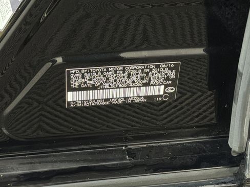 Used 2016 Lexus LS 460 w/ Comfort Package image 29