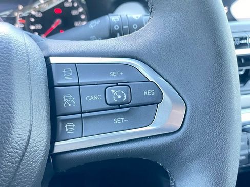 Certified 2025 Jeep Compass Limited AWD/4WD image 20