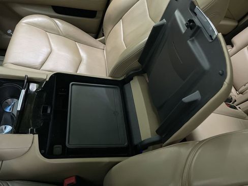 Used 2018 Cadillac Escalade Platinum image 25