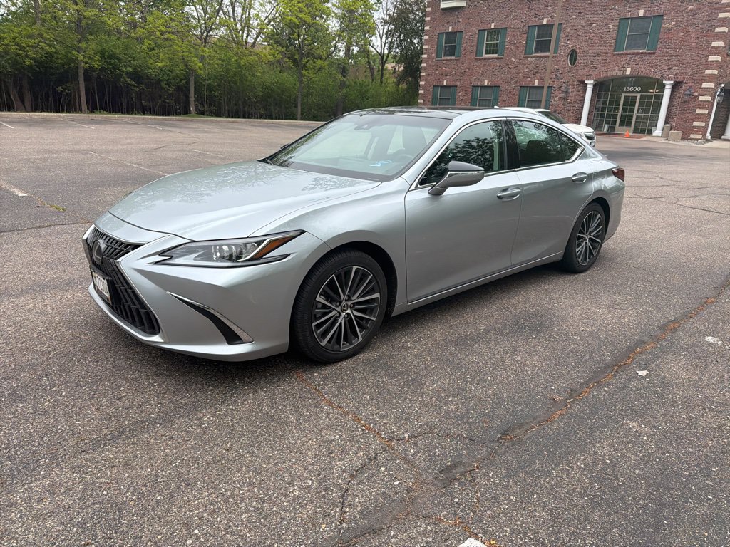 Certified 2023 Lexus ES 350 w/ Premium Package FWD image 3