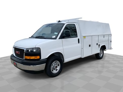 New 2025 GMC Savana 3500 w/ Power Convenience Package image 25