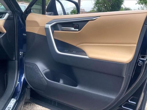 Used 2025 Toyota RAV4 XLE image 22