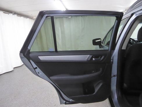 Used 2017 Subaru Outback 2.5i Premium image 28