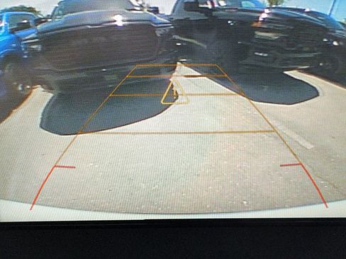 Used 2019 Chevrolet Traverse LT FWD image 21