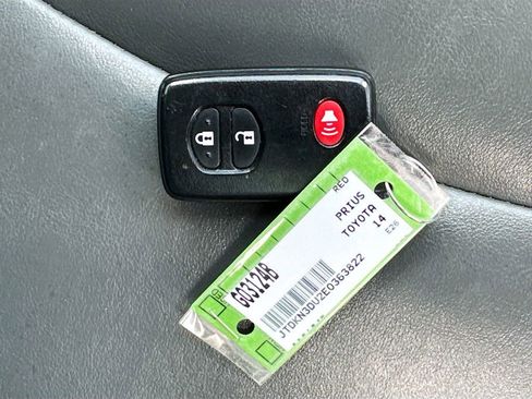 Used 2014 Toyota Prius Five w/ Preferred Accessory Package FWD image 34