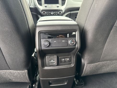 Certified 2023 GMC Acadia SLE w/ Driver Convenience Package image 27
