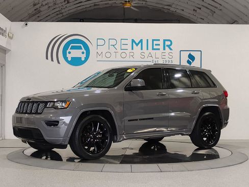 Used 2021 Jeep Grand Cherokee Laredo X RWD image 2